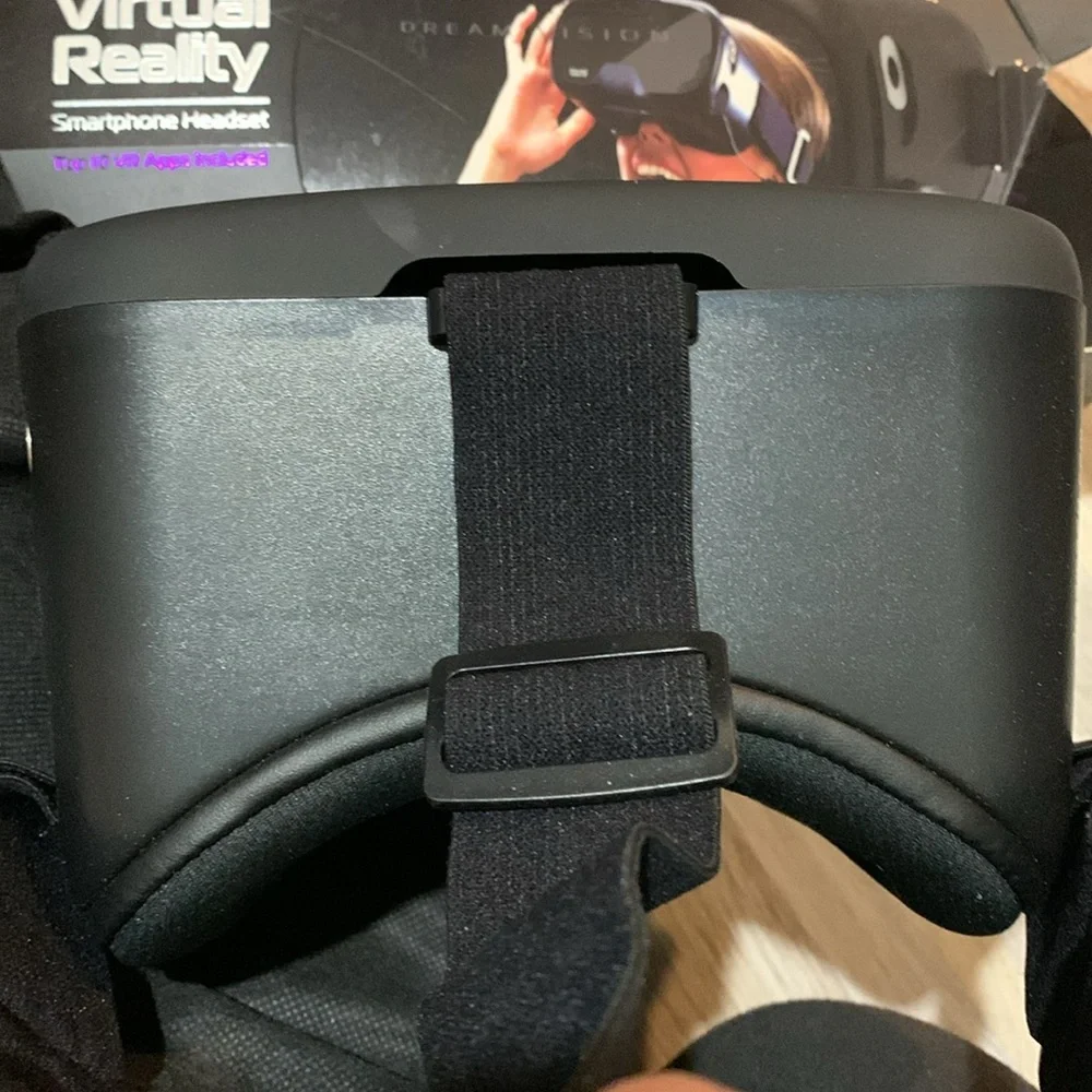 New in box Dream Vision virtual reality